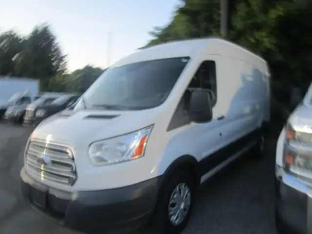 Ford Transit-250 T-250 toit moyen 148 po FINANCEMENT FACILE RAPI