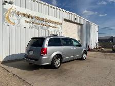 2019 Dodge Grand Caravan SXT | Power Door | Command Start - Photo 5