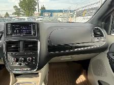 2019 Dodge Grand Caravan SXT | Power Door | Command Start - Photo 24
