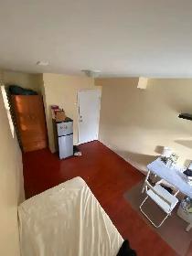 Private Bedroom Furnished & Utilities - Student, Professional - Photo 2