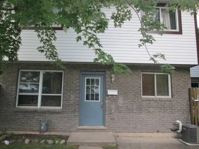 Townhouse to share with two others. Pioneer Drive, Kitchener