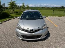 2012 Toyota Yaris ONLY 77,000 km - Photo 7