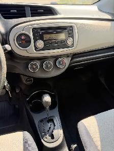 2012 Toyota Yaris ONLY 77,000 km - Photo 8