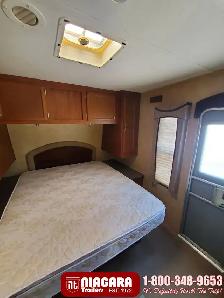 2011 JAYCO EAGLE 298RLS Travel Trailer - Photo 8