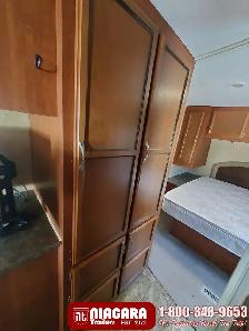2011 JAYCO EAGLE 298RLS Travel Trailer - Photo 12