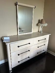 Bedroom set