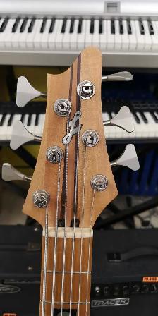 Basse de Luthier Liberator Moreau 6 cordes (2004) - Photo 3