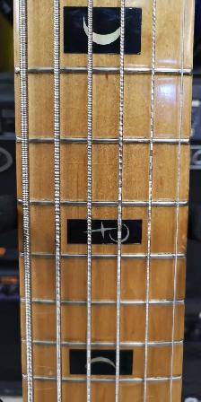 Basse de Luthier Liberator Moreau 6 cordes (2004) - Photo 9