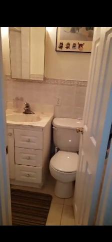 Safe&Cozy BsmtROOMS w/Private Washroom closeTTC - Photo 10