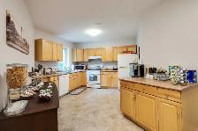 Southwoods B&B Oshawa - STAY SOMEWHERE SPECIAL - OPG Welcome - Photo 8