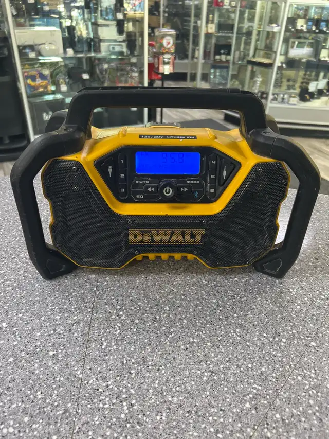 Dewalt DCR028 20V Jobsite Radio