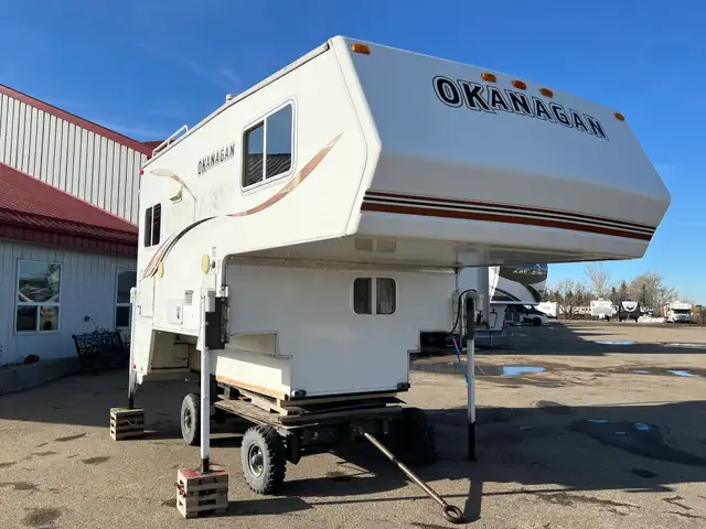 2008 Okanagan 811SL – Truck Camper – Well Built & Versatile