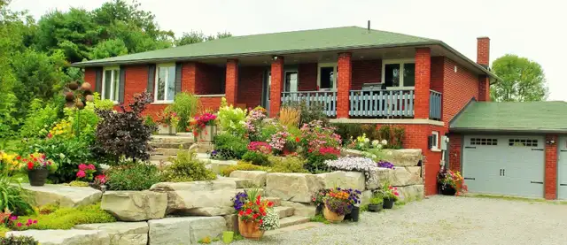 GREENWOOD B&B AJAX - HOME AWAY FROM HOME - MONTHLY ONLY