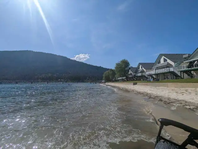 Shuswap Water front rental with boat slip
