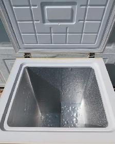 Apartment Size Freezer - Photo 3