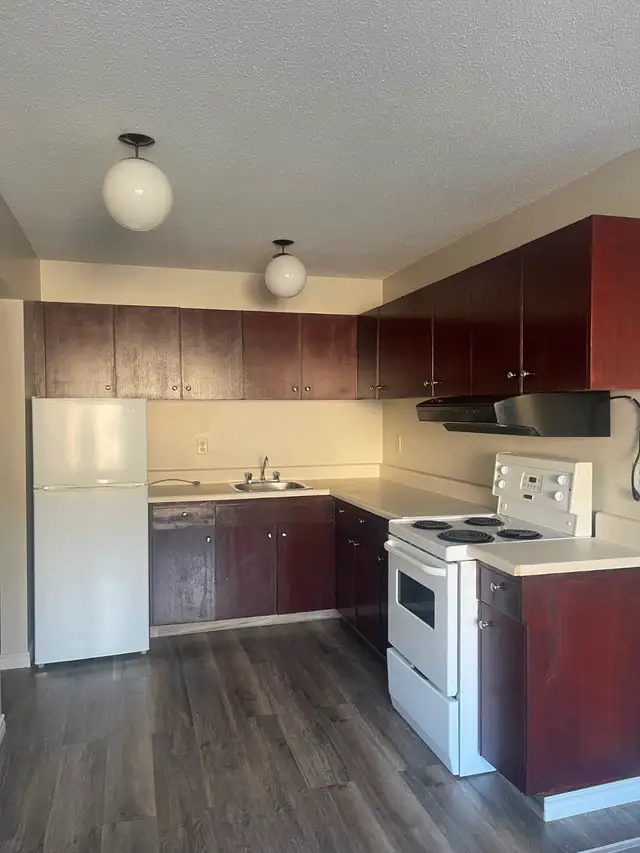 FOR RENT 1 bd apartment - 11916-105 St  Edmonton, AB