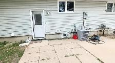 Spacious 2 beds   1 bath basement suite - Photo 2