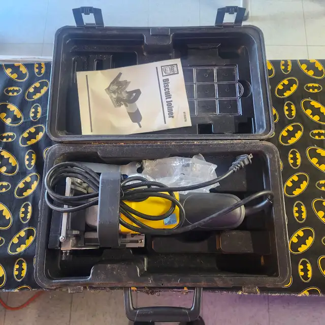 Power Fist 6A Biscuit Joiner w/ Case & Manual (#19662)