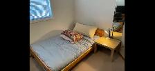 Short Term Room for Rent: upper floor, desk, quiet, clean, wifi