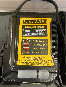 Dewalt Charger DCB1104 Like New - Photo 2