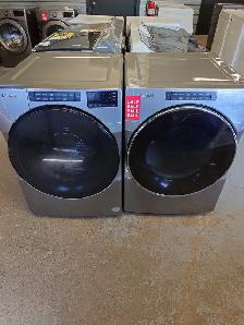 Whirlpool '27' Chrome Shadow Front Load Washer / Dryer Set