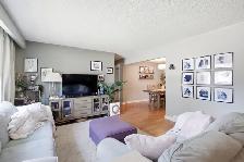 Beautifully updated 4 bed home situated on a prime Selkirk lot! - Photo 2