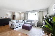 Beautifully updated 4 bed home situated on a prime Selkirk lot! - Photo 3