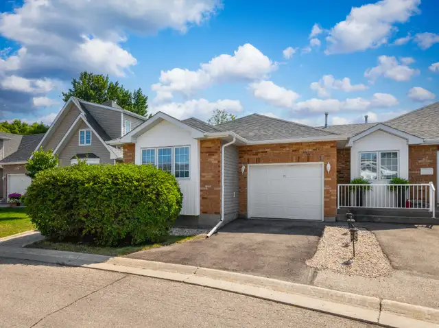 Meticulously maintained 2bdrm bng-style condo w/ full basement!