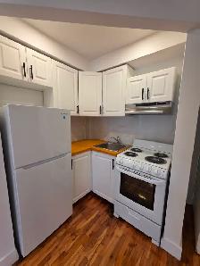 Studio entièrement rénové 999$ | Face au Métro l’Acadie | Balcon - Photo 2