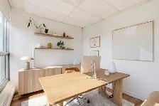 Large, Bright Office for Rent/Bureau Lumineux à Louer - Photo 6