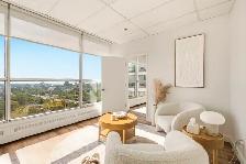 Large, Bright Office for Rent/Bureau Lumineux à Louer - Photo 7