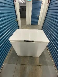 WHITE CHEST FREEZER