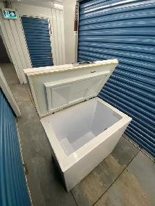 WHITE CHEST FREEZER - Photo 7