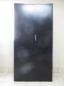 Metal Storage Cabinet, Lock and Key - Photo 2