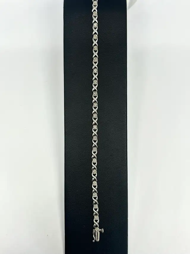 10K Vintage White Gold Diamond "XO" Tennis Bracelet