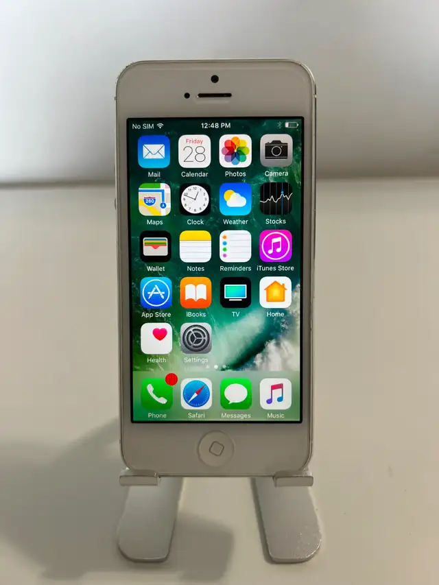 Nice Phone 5 16 GB - Unlocked - Silver $50 FIRM