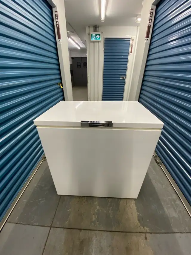 VIKING CHEST FREEZER 35"