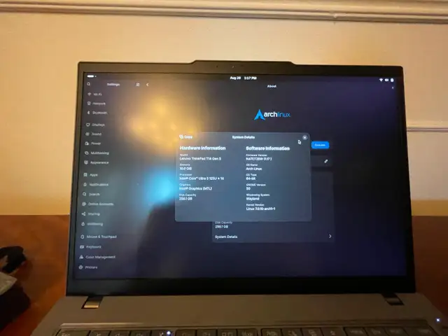 Lenovo ThinkPad T14 Gen 5 14' WUXGA Laptop Core Ultra 5 125U 16G