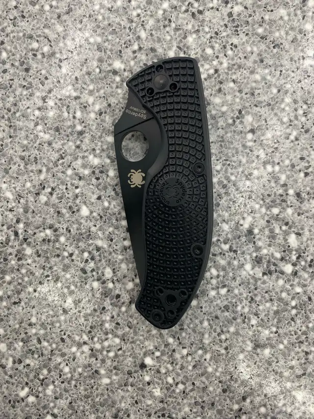 Spyderco Tenacious Lightweight Folding Knife