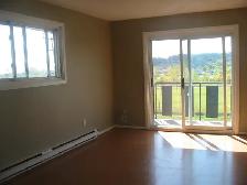 2 Bedroom –Large Master bedroom -Balcony of Trent River View - Photo 2