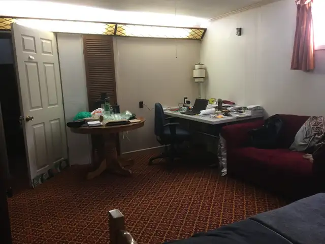 1 spacious basement quiet room available from Sept