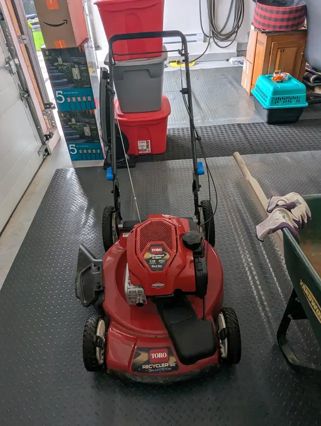 TORO 22in RECYCLER LAWN MOWER