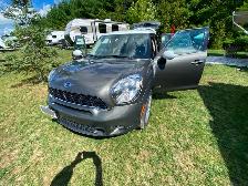 2012 Mini Cooper Countryman S ALL4 in mint condition for sale - Photo 4