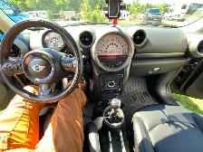 2012 Mini Cooper Countryman S ALL4 in mint condition for sale - Photo 5