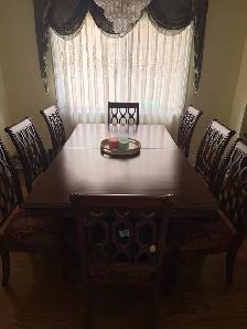Solid Wood Dining Table Set with Matching Hutch/China Cabinet
