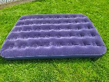 Matelas gonflable double / inflatable mattress