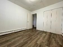 BURLINGTON - Large 2 bdrm avail. Nov. 1 - Photo 5