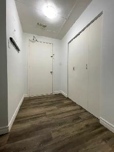 BURLINGTON - Large 2 bdrm avail. Nov. 1 - Photo 8