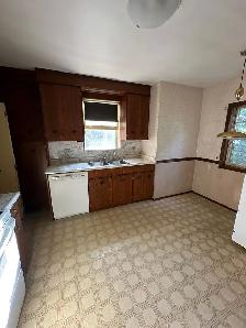 SPACIOUS ROOM FOR SHARING IN ETOBICOKE LAKESHORE - Photo 4