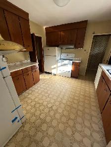 SPACIOUS ROOM FOR SHARING IN ETOBICOKE LAKESHORE - Photo 5